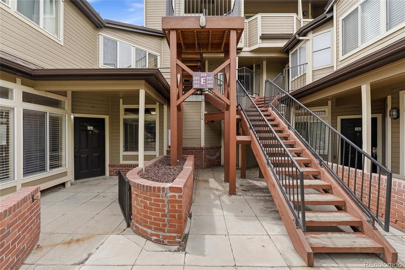 6001 Yosemite St #E101, Greenwood Village, CO 80111