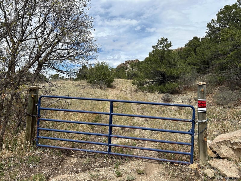 000 Pass Creek Rd, Gardner, CO 81040