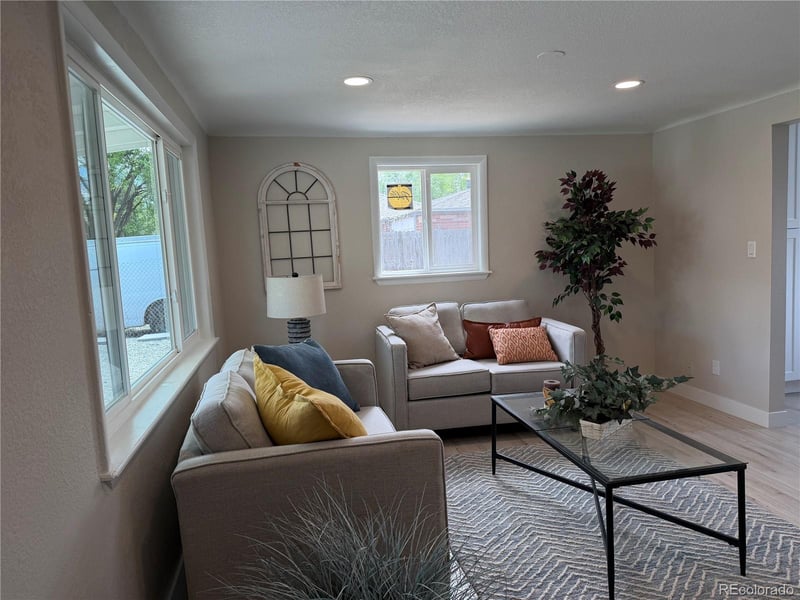 1721 Argonne St, Aurora, CO 80011