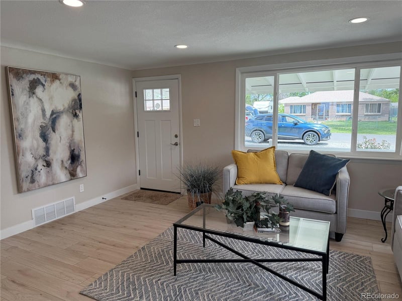 1721 Argonne St, Aurora, CO 80011