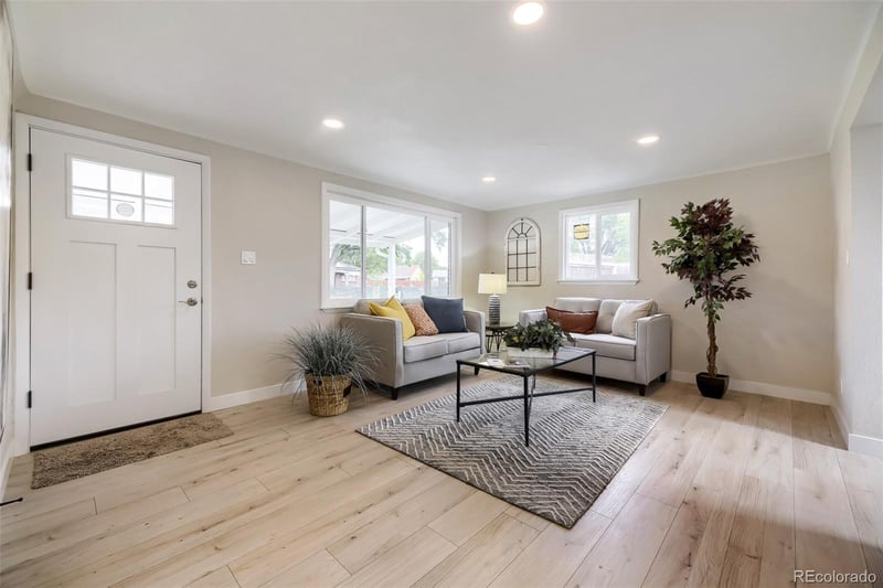 1721 N Argonne St, Aurora, CO 80011