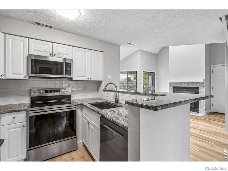 844 S Vance St #F, Lakewood, CO 80226