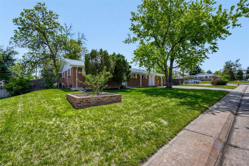 7198 Logan St, Centennial, CO 80122