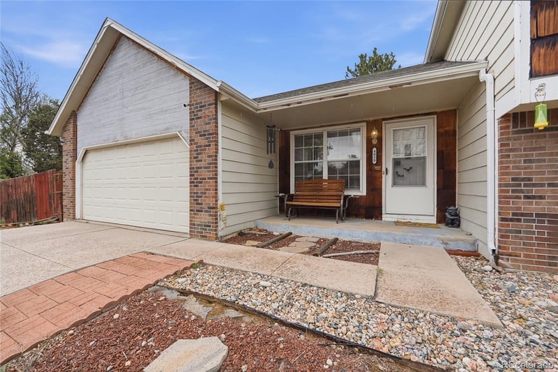 4059 Dunkirk Way, Aurora, CO 80013