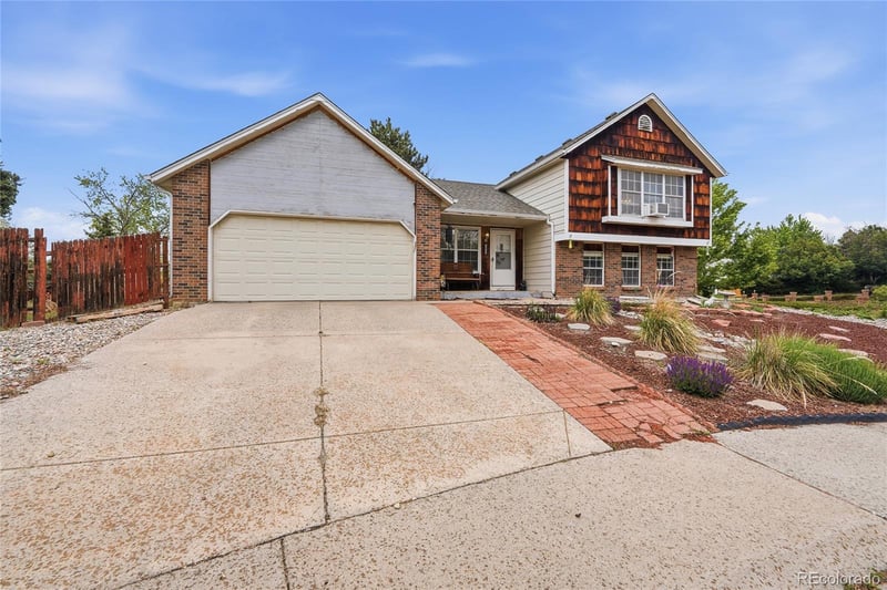 4059 Dunkirk Way, Aurora, CO 80013