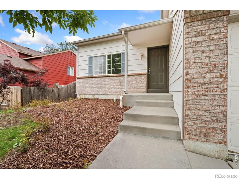 1319 Monarch Dr, Longmont, CO 80504
