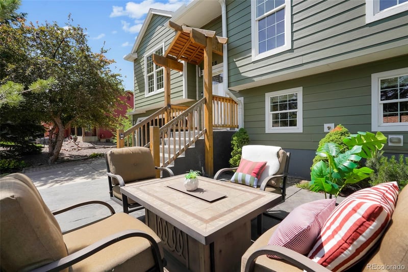 768 Barberry Cir, Lafayette, CO 80026
