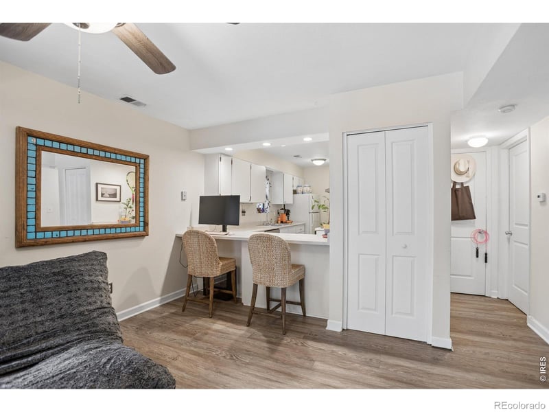 348 Collyer St #208, Longmont, CO 80501
