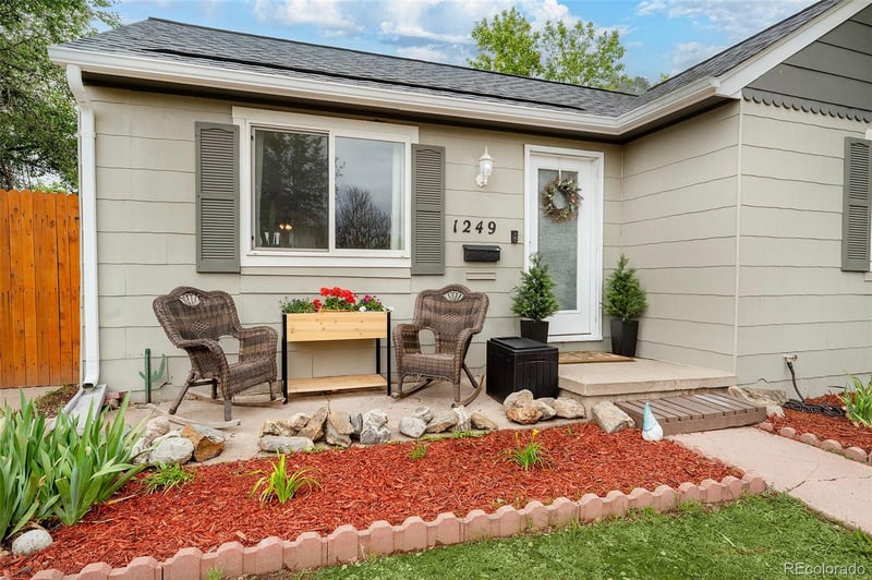 1249 Macon St, Aurora, CO 80010