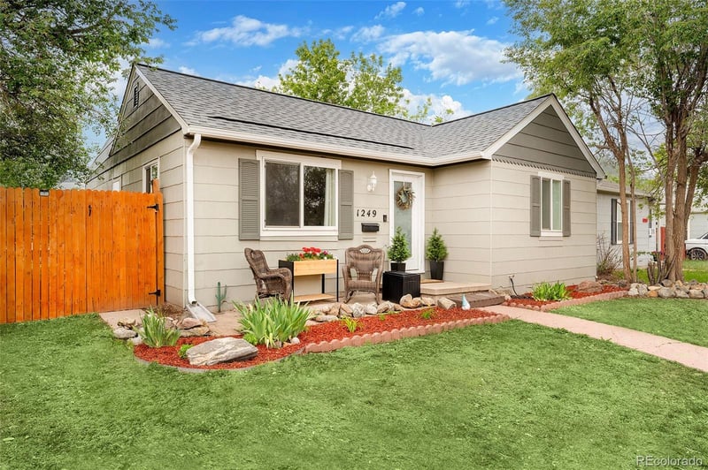 1249 Macon St, Aurora, CO 80010