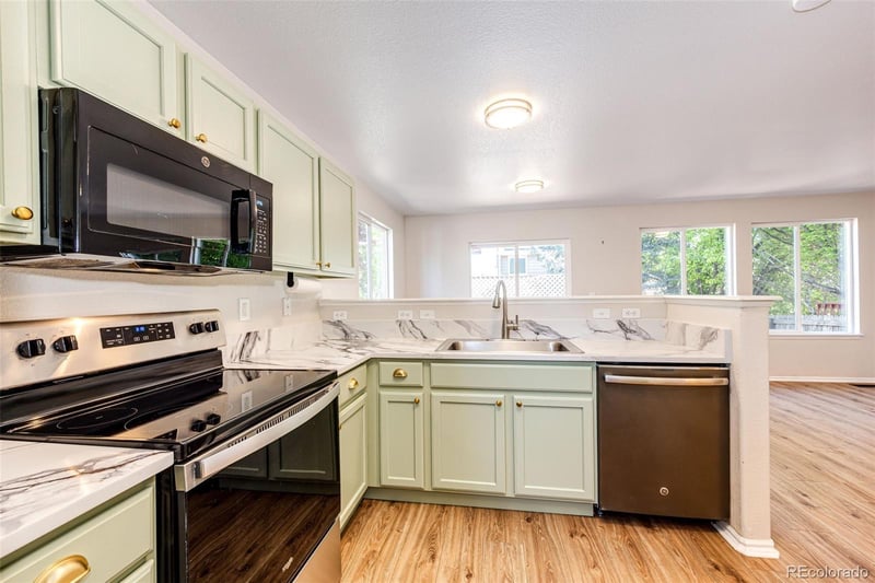 3173 106th Ave, Northglenn, CO 80233