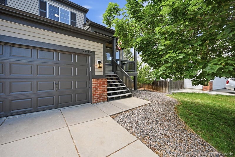 19036 Ithaca Pl, Aurora, CO 80013