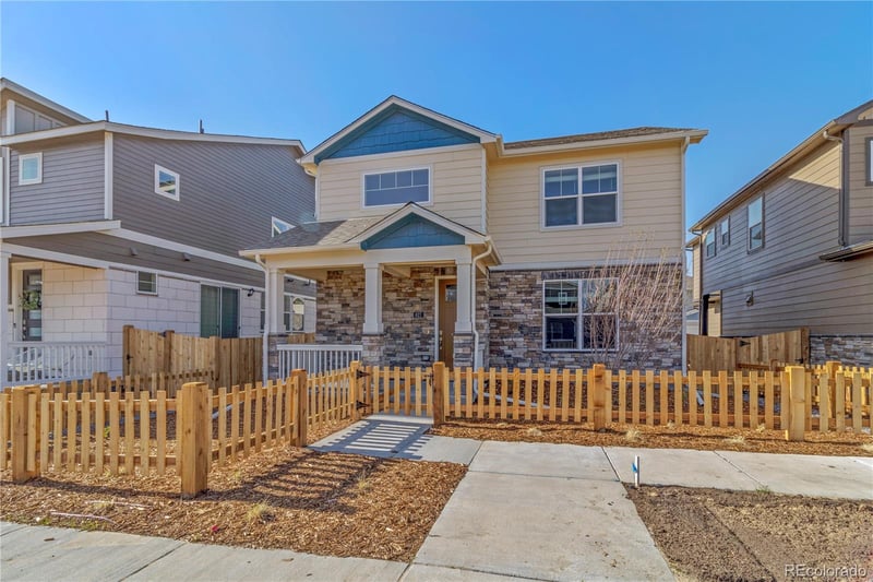 827 Quatar St, Aurora, CO 80018