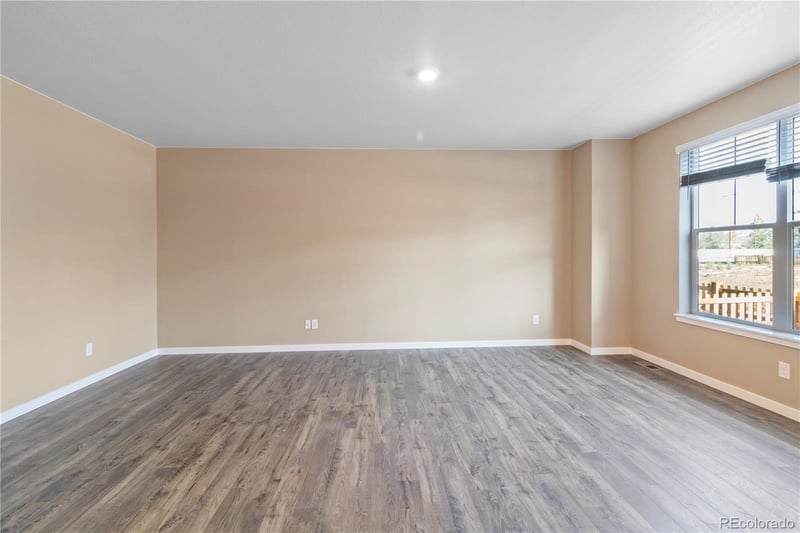 827 Quatar St, Aurora, CO 80018