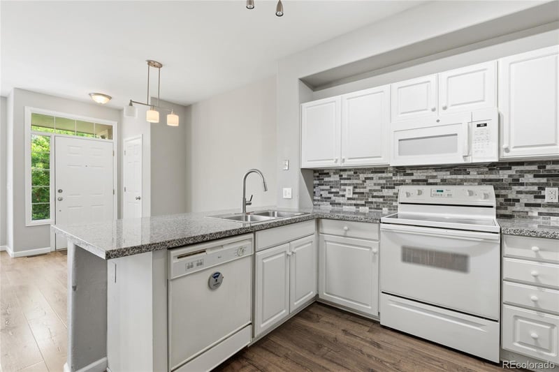 5555 Briarwood Ave #2005, Centennial, CO 80122