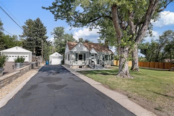 1050 Pikeview St, Lakewood, CO 80215