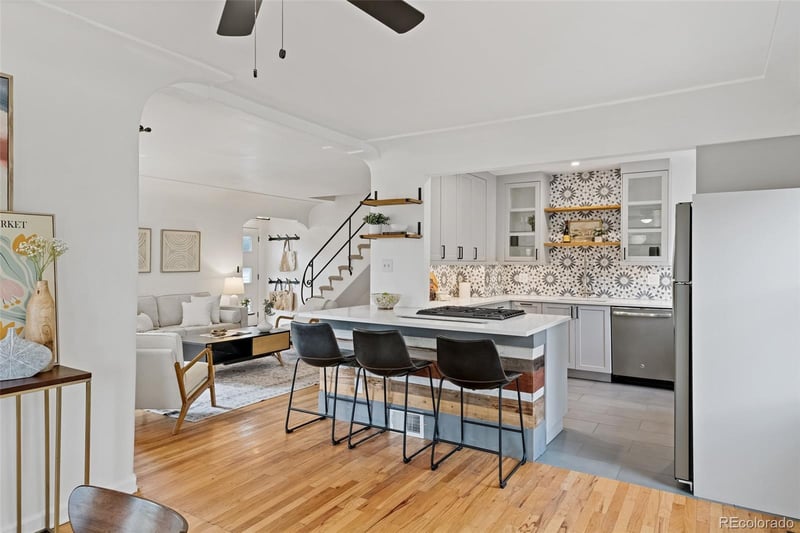 1050 Pikeview St, Lakewood, CO 80215