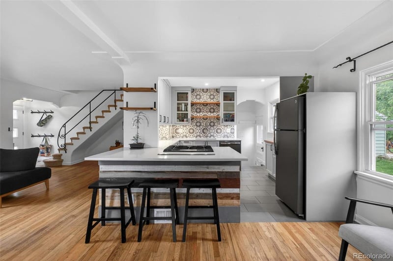 1050 Pikeview St, Lakewood, CO 80215