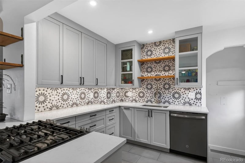 1050 Pikeview St, Lakewood, CO 80215