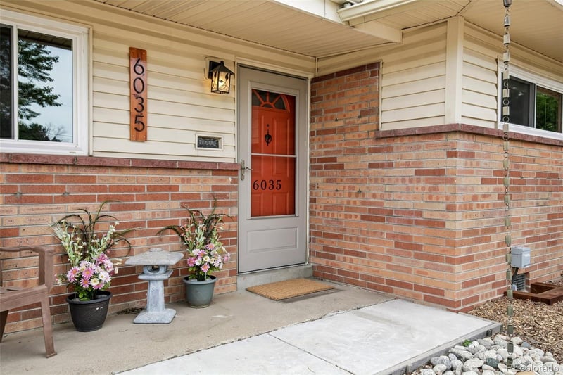 6035 Dover St, Arvada, CO 80004