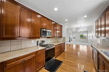 1329 Coolidge Cir, Aurora, CO 80018