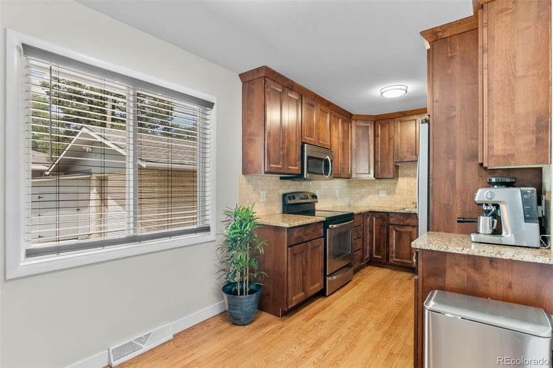 995 Ironton St, Aurora, CO 80010