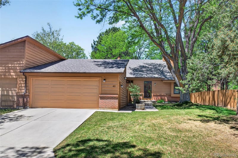 43 Eagle Cir, Aurora, CO 80012