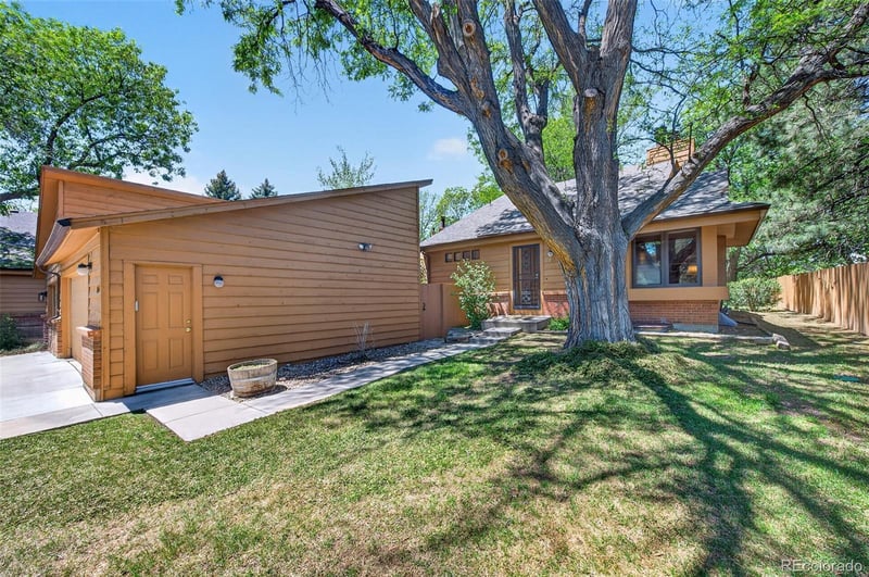 43 Eagle Cir, Aurora, CO 80012