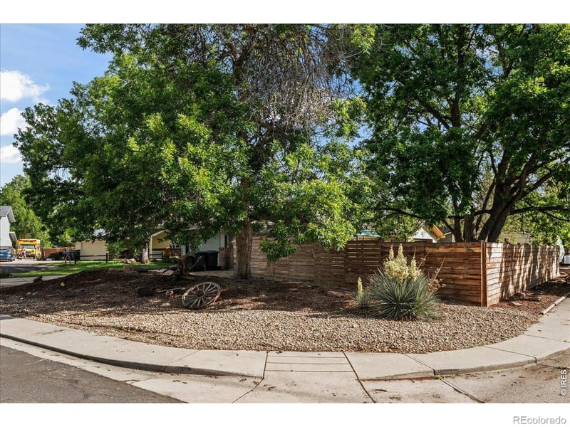 1100 Atlas Cir, Lafayette, CO 80026