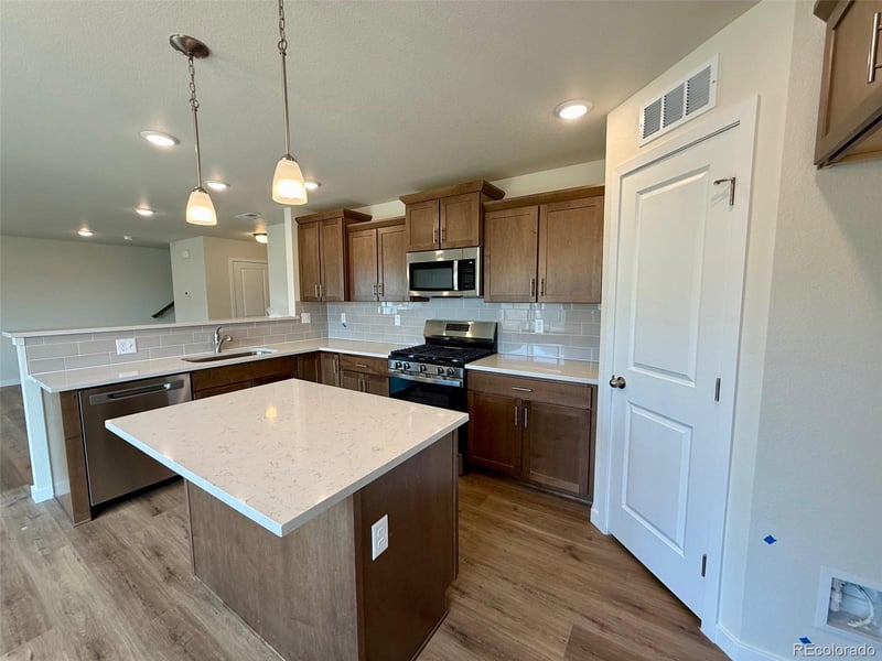 767 Clubview St, Watkins, CO 80137