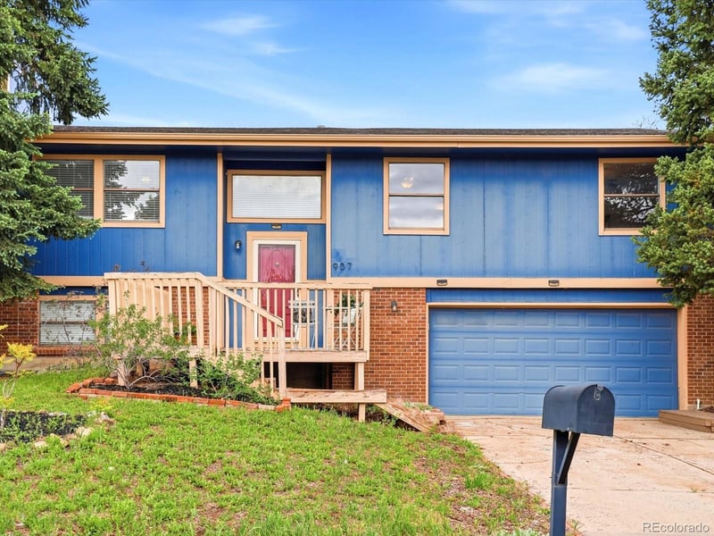 907 Salida St, Aurora, CO 80017