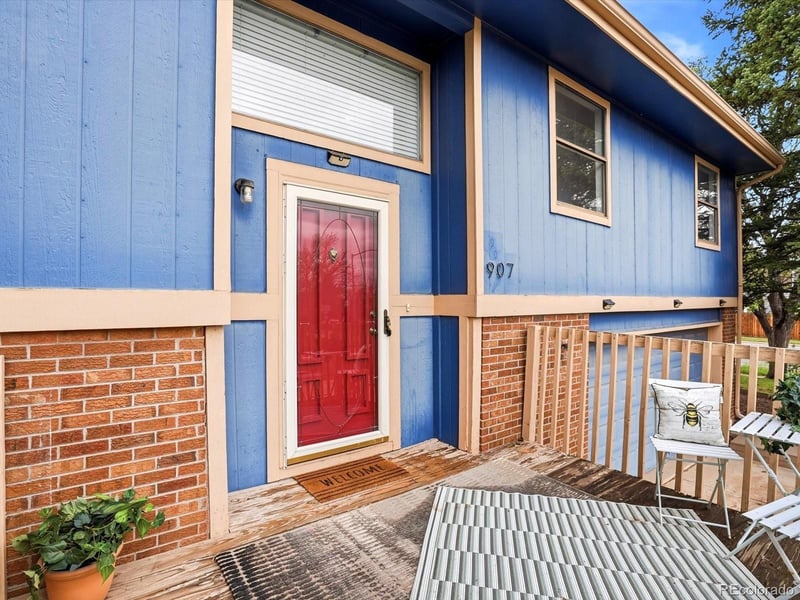 907 Salida St, Aurora, CO 80017