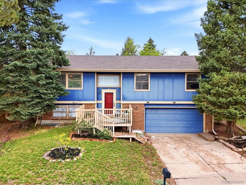 907 Salida St, Aurora, CO 80017