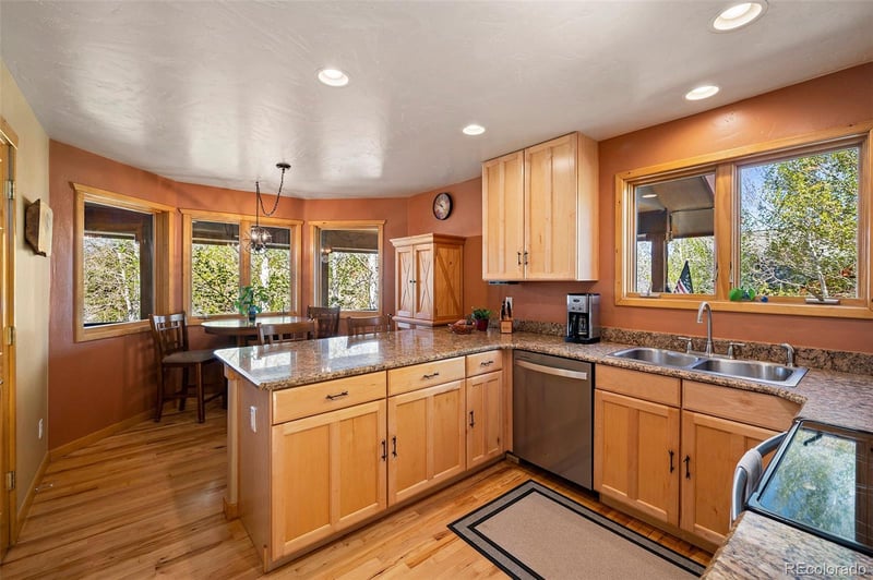 290 Village Rd, Granby, CO 80446