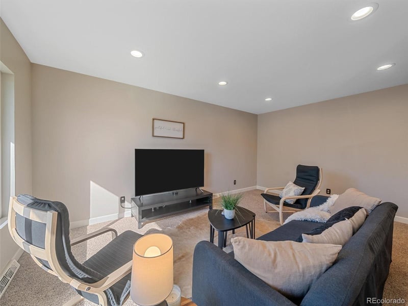 2077 Xenon St, Lakewood, CO 80228