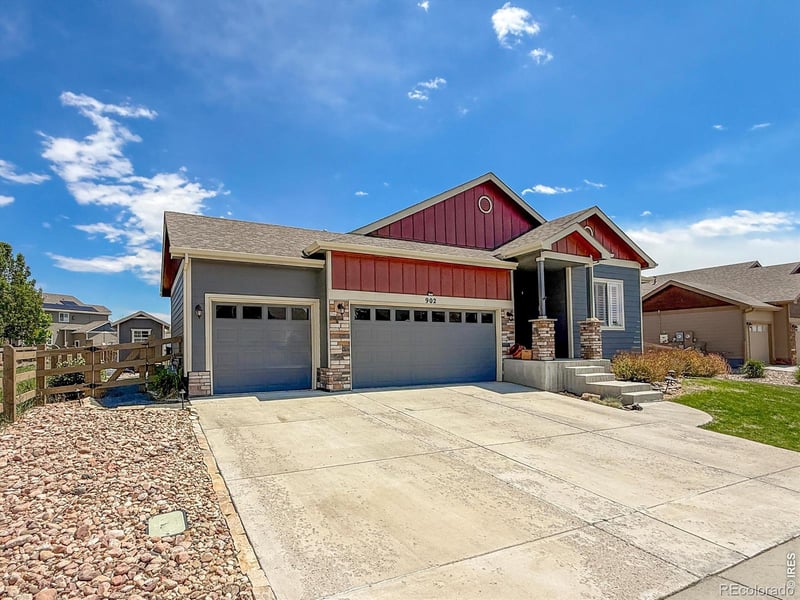 902 Canyonlands St, Berthoud, CO 80513