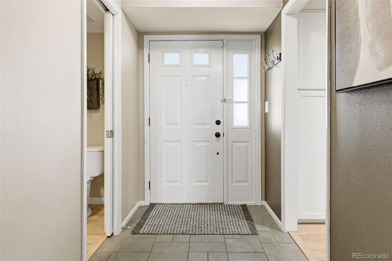 6950 E Briarwood Dr, Centennial, CO 80112