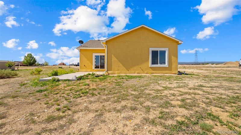 1133 Ivanhoe Dr, Pueblo, CO 81007