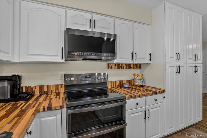 6937 Pierce St, Arvada, CO 80003