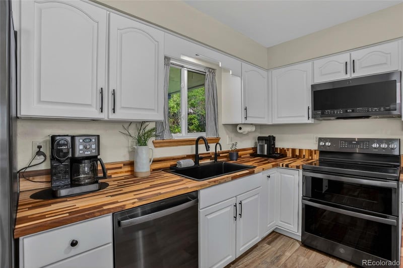 6937 Pierce St, Arvada, CO 80003