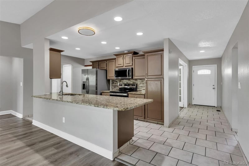 2093 Rifle St, Aurora, CO 80013