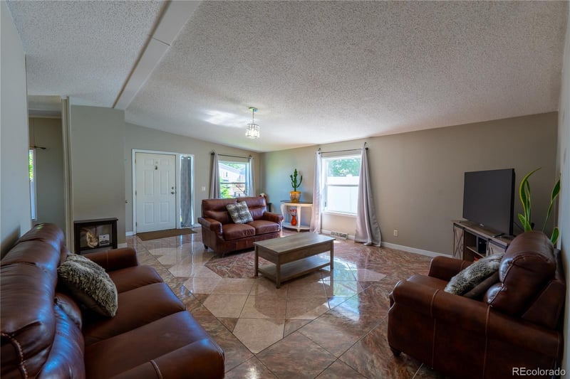 6950 77th Ave, Commerce City, CO 80022