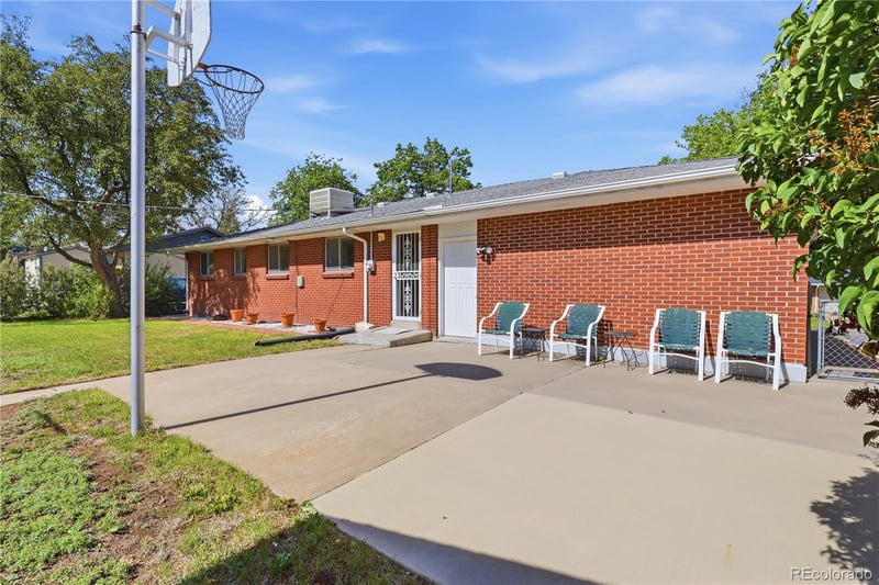 362 Empire St, Aurora, CO 80010