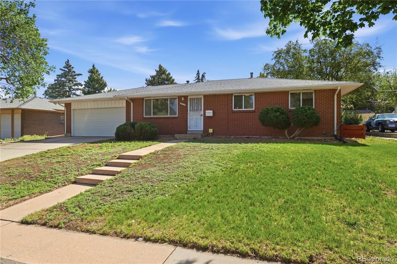362 Empire St, Aurora, CO 80010