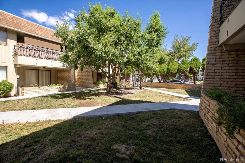 5882 Ithaca Pl #204, Denver, CO 80237