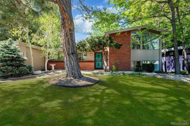2935 Lafayette Dr, Englewood, CO 80113