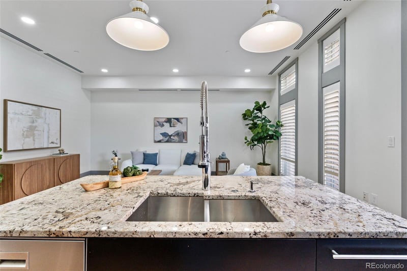 105 Fillmore St #204, Denver, CO 80206