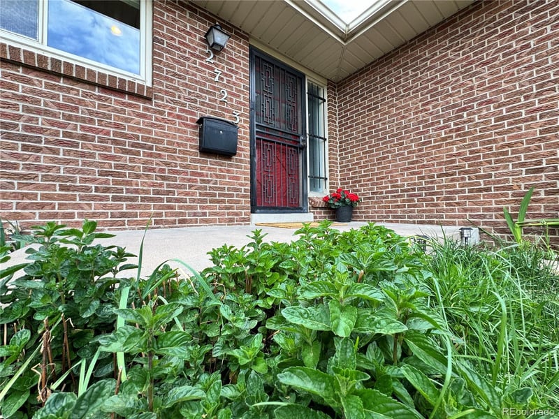 2723 Fenton St, Denver, CO 80227
