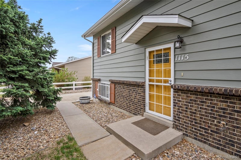 1115 Ouray St, Aurora, CO 80011