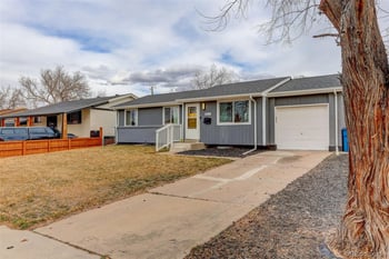 3222 Blackhawk Cir, Aurora, CO 80011